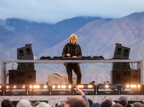 Hernan Cattaneo először hozza el Európába a SUNSETSTRIP élményt