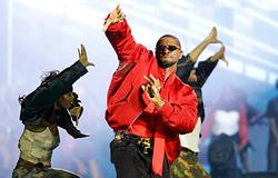 Usher reagált a hasonmásáról szóló összeesküvésre