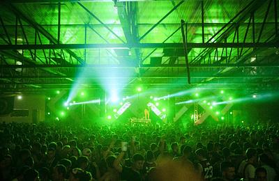 Az EDM több mint buli: így építenek közösséget az ázsiai-amerikai egyetemisták