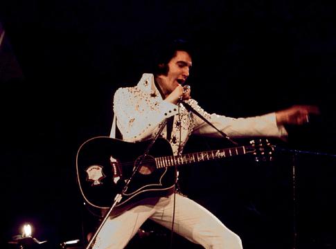 Elvis újra a vásznon: érkezik az EPiC koncertfilm