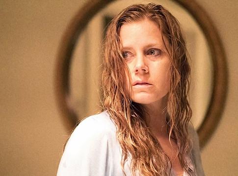 Amy Adams új filmje ledönti a menstruációs tabukat