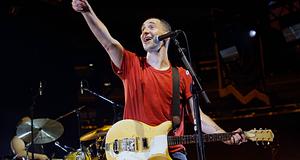 Springsteen beugrott a Bleachershez Asbury Parkban: Jersey Girl és Chinatown élőben