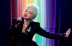 Cyndi Lauper a Rock & Roll Hall of Fame tagja lett – felejthetetlen est a női előadók erejéről