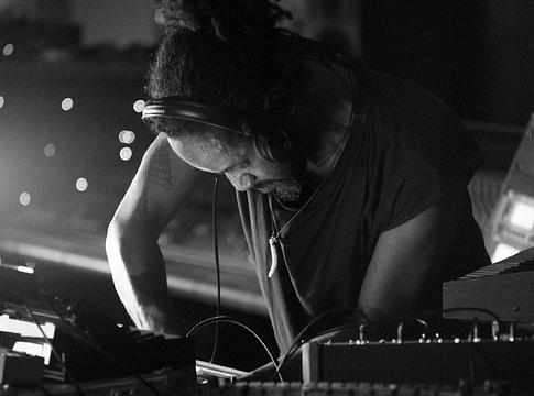 45 év techno: Steve Rachmad jubileumi albummal és világturnéval ünnepel