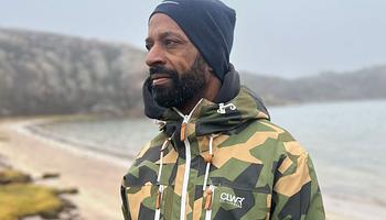 Mark Williams visszatérése: múlt és jövő találkozása egy 21 számos albumon