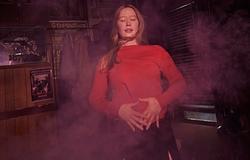 Julia Jacklin bejelentette a The Gem albumot, itt az új dal: Get Away From Me (I Think I’ll Love You Soon)