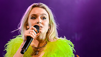 Zara Larsson az RCA Recordsnál folytatja pályafutását