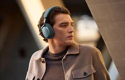 A Bowers & Wilkins új, fagyos kék Px7 S3 fejhallgatója stílusos frissítést hoz a téli hónapokra