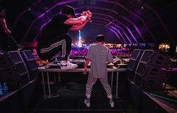 Kaszinóhangok a DJ-szettekben – az izgalom új hulláma a táncparketten