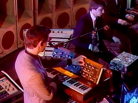 Kraftwerk 1975-ben: az Autobahn élőben, amikor még minden kézzel szólt