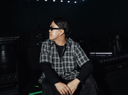 Alex Wann új remixével új életet lehel a 'Never Walk Alone'-ba