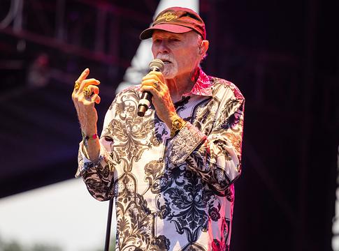 A The Beach Boys őszre halasztotta nyári koncertjeit