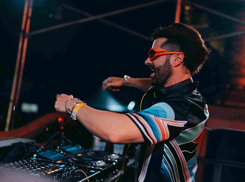 Alok drónshow-val írt történelmet a Tomorrowland Brasil színpadán