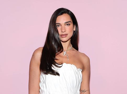 A Samsung ejtetné Dua Lipa 15 millió dolláros perét