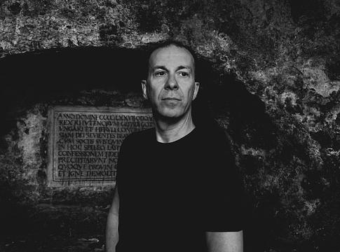 Christian Hornbostel az organikus építkezés erejét ünnepli új progressive house kislemezén