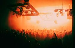 Telefonmentes bulik Manchesterben – a The Warehouse Project új szintre emeli a zenei élményt