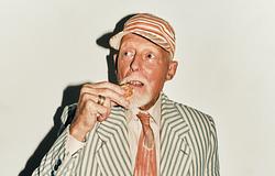 Elhunyt Antony Price, a brit divat és popkultúra formálója