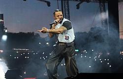 Visszaütött a Fehér Ház Drake „Iceman” borítójának MAGA‑láncos átszerkesztése