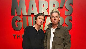 Johnny Marr és Noel Gallagher legendás gitárok között idézte fel közös múltját
