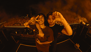 Skrillex és ISOxo: Smoke – fesztiválokra hangolt, UK DRilllel átitatott basszusfegyver