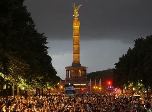 Visszatér a Rave The Planet Parade – 2026-ban újra dübörög Berlin