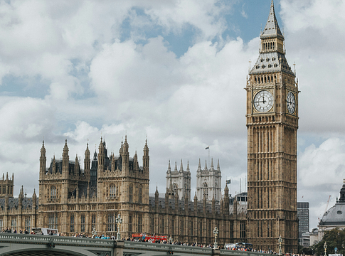 „Félelem légköre” az élőzenei piacon – a brit parlament a Live Nation vizsgálatát sürgeti