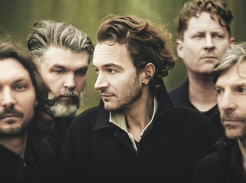 Editors bejelentette a Surface, Echo & Sound albumot, megérkezett a The Rush
