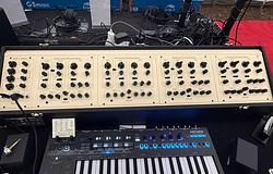 Miltone 4EXP: kézzel épített, csavarig hű klón az Oberheim Four Voice-hoz