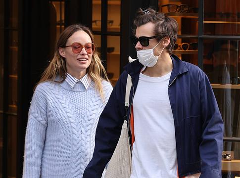 Olivia Wilde: a Harry Styles-szal való kapcsolatunk “wholesome and sweet” volt a parasocial dühhullám ellenére
