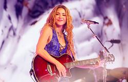 Shakira félmillió dollárral segíti a venezuelai földrengés áldozatait