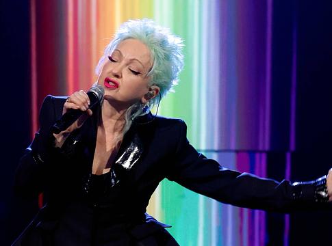 Cyndi Lauper a Rock & Roll Hall of Fame tagja lett – felejthetetlen est a női előadók erejéről
