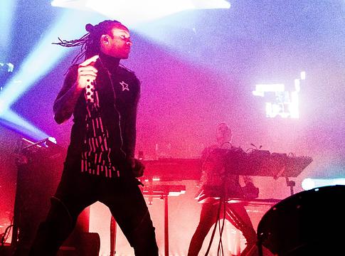A The Prodigy újra támad: jubileum, telt házak és robbanásra kész európai turné