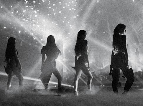 BLACKPINK novemberre ígéri új EP-jét