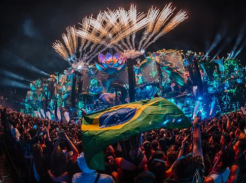 Rekordot döntött a Tomorrowland Brasil 2025 – 180 ezer rajongó ünnepelt Ituban