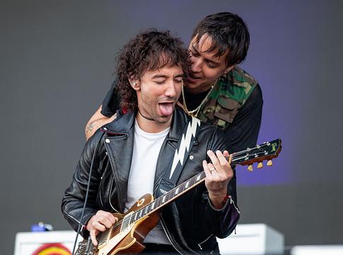 The Strokes kiadták a „Going Shopping” című dalt, és bejelentették az új album megjelenését