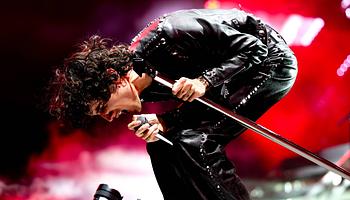 Sombr naplementés Coachella-szettjén Billy Corgannal adta elő a 1979-et