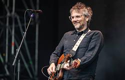 Jeff Tweedy a Twisted Teens dalát formálta a saját képére