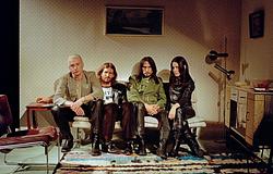 Wolf Alice feldolgozta a The Roches Hammond Songját, Julia Cumming és Bria Salmena közreműködésével