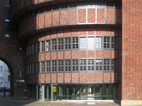 Új korszak az E-Werkben: techno szentélyből filmes kiállítótér