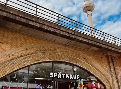 Új klub nyílik Berlinben az Alexanderplatznál