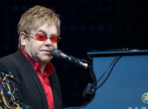 Elton John 14 év után visszatér Mexikóvárosba két búcsúkoncertre
