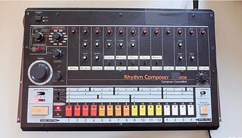 SuperOS-808: nyílt forrású firmware a Roland TR-808-hoz, MIDI-vel és kibővített szekvenszerrel