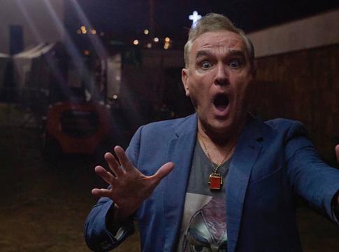Morrissey saját nevével hozta vissza a The Smiths ikonikus pólóit