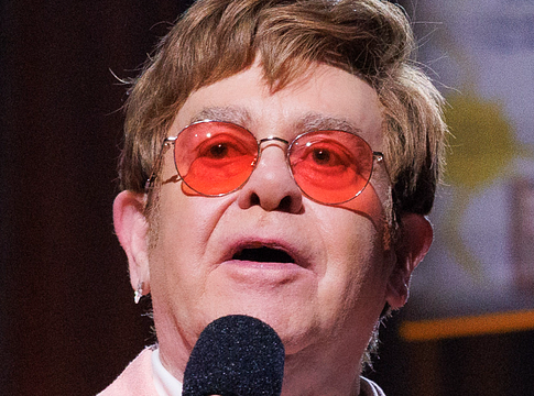 Elton John hologramshow-val tér vissza Las Vegasba
