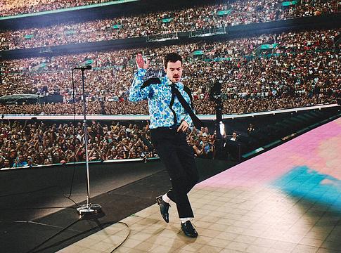 Harry Styles történelmi rekorddal zárta Wembley-rezidenciáját