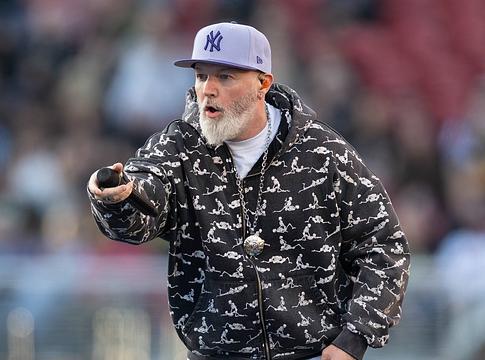 Fred Durst drónt csapott le a színpadon Isztambulban