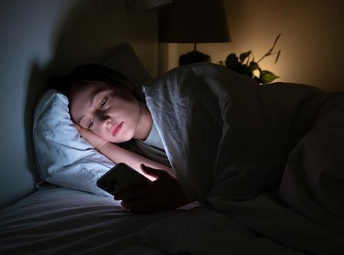 Az örök görgetés ára: új AI-módszer méri, mit tesz a testeddel a telefonozás