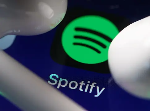 Spotify új védelmi rendszere: a művészek végre kontrollt kapnak a nevük felett