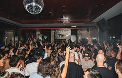 VROOM ROOM 2026: Az exkluzív motorsport–zenei afterparty sorozat egész Amerikát meghódítja