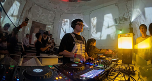 STRODANO: hajnal 4-kor Amszterdamban – megérkezett az ADE afters mix